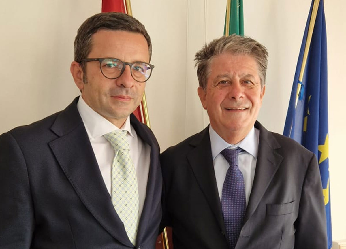 Falsi dentisti, pubblicità ingannevole e abusivismo: la crociata degli Odontoiatri romani Falsi dentisti, pubblicità ingannevole e abusivismo: la crociata degli Odontoiatri romani