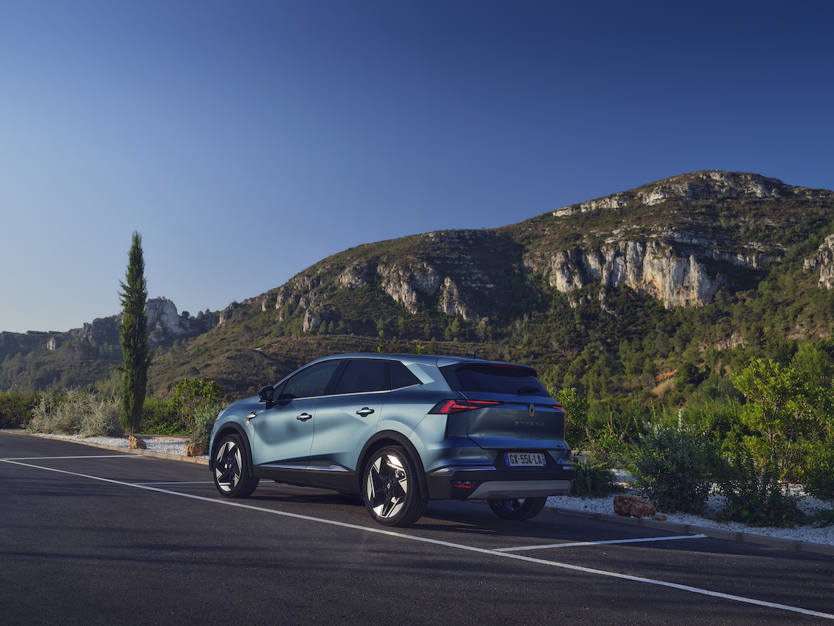 Renault Symbioz: la nuova auto familiare che rinnova la tradizione delle “voitures à vivre”
