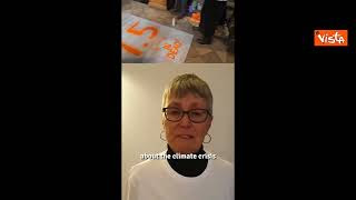 Nuovo blitz ambientalista: gli attivisti di Just Stop Oil imbrattano la tomba di Darwin. VIDEO