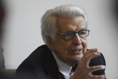 Morto Furio Colombo, giornalista e parlamentare. Aveva 94 anni