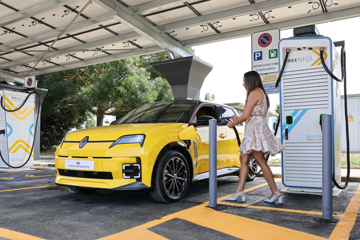 Mobilize e Free To X insieme per accelerare la mobilità elettrica in Italia Mobilize e Free To X insieme per accelerare la mobilità elettrica in Italia