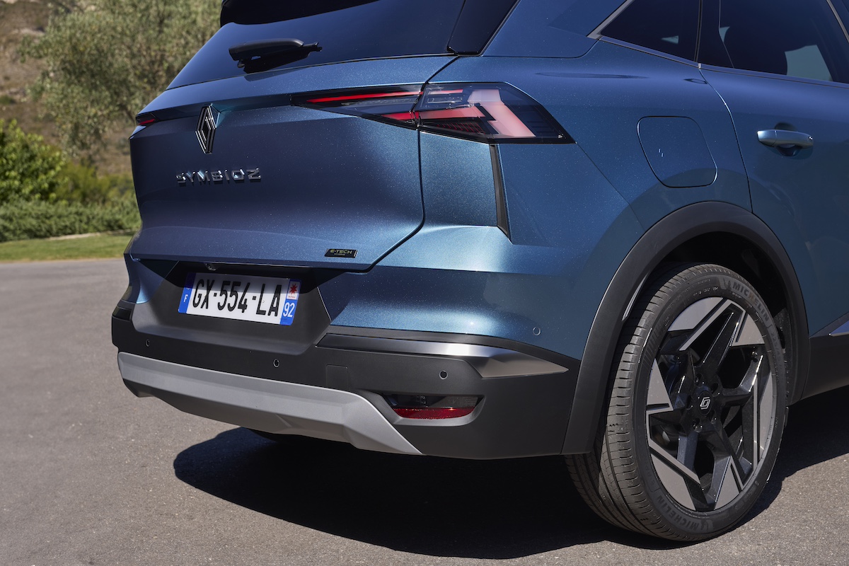 Renault Symbioz: quando il design incontra l’equilibrio delle proporzioni