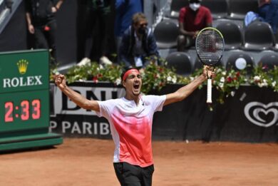 Australian Open, Sonego batte Wawrinka con un colpo da urlo: passante no look e poi esulta alla Bellingham – VIDEO