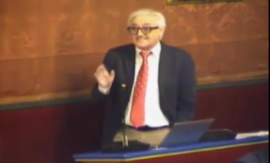Torino, il consigliere comunale Silvio Viale contro le colleghe: “Andate a fare le casalinghe”. VIDEO