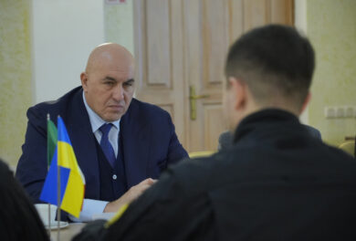 Guerra in Ucraina, Putin sfida l’Europa: esplosioni a Kiev durante la visita di Crosetto e Starmer