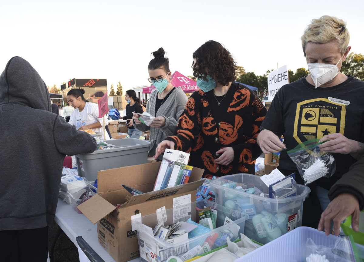 Emergenza Los Angeles: dopo i roghi l’aria è irrespirabile e le app sulla qualità sotto accusa