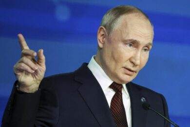 Russia-Iran, firmato il trattato di partenariato strategico globale: via alla cooperazione contro i diktat esterni