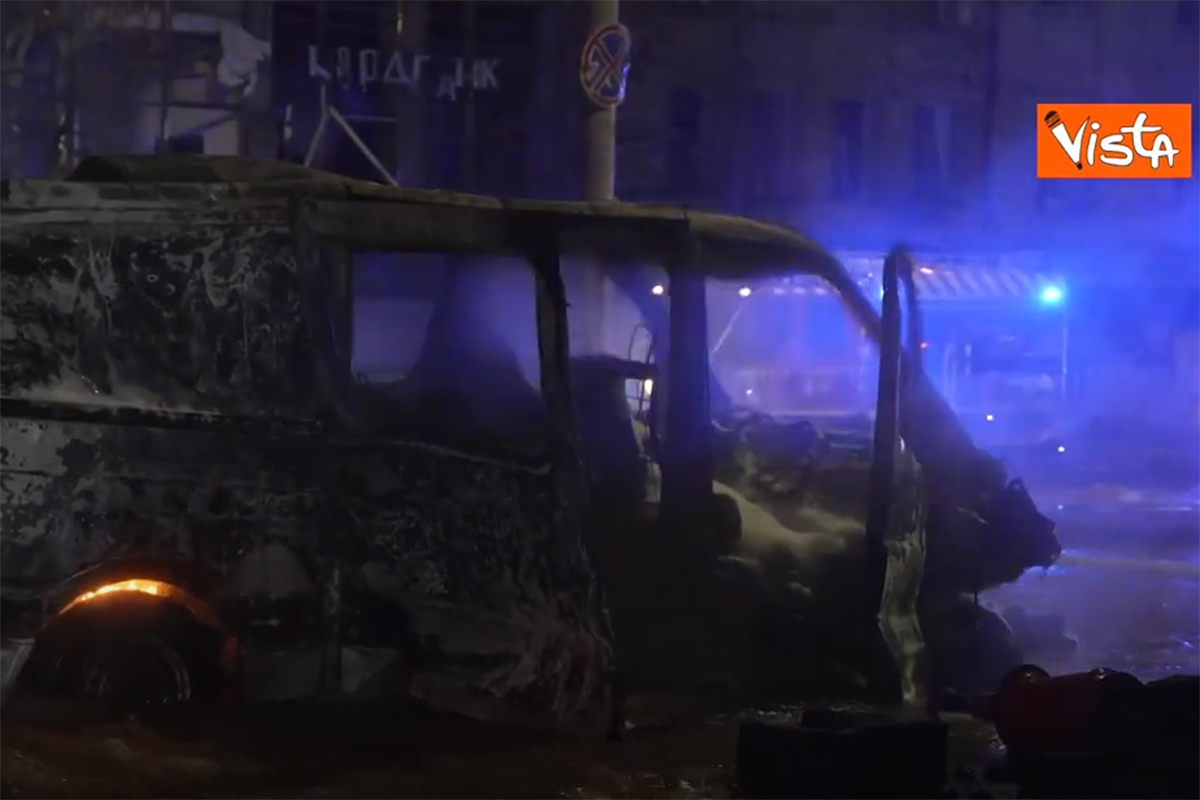 Guerra Ucraina missili nel centro di Kiev, colpiti edifici residenziali e metro. Zelensky diffonde le drammatiche immagini / VIDEO Guerra Ucraina missili nel centro di Kiev, colpiti edifici residenziali e metro. Zelensky diffonde le drammatiche immagini / VIDEO
