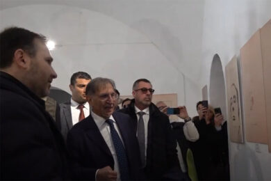 La Russa ad Hammamet: “Bettino Craxi non sarebbe dovuto morire in esilio” – VIDEO