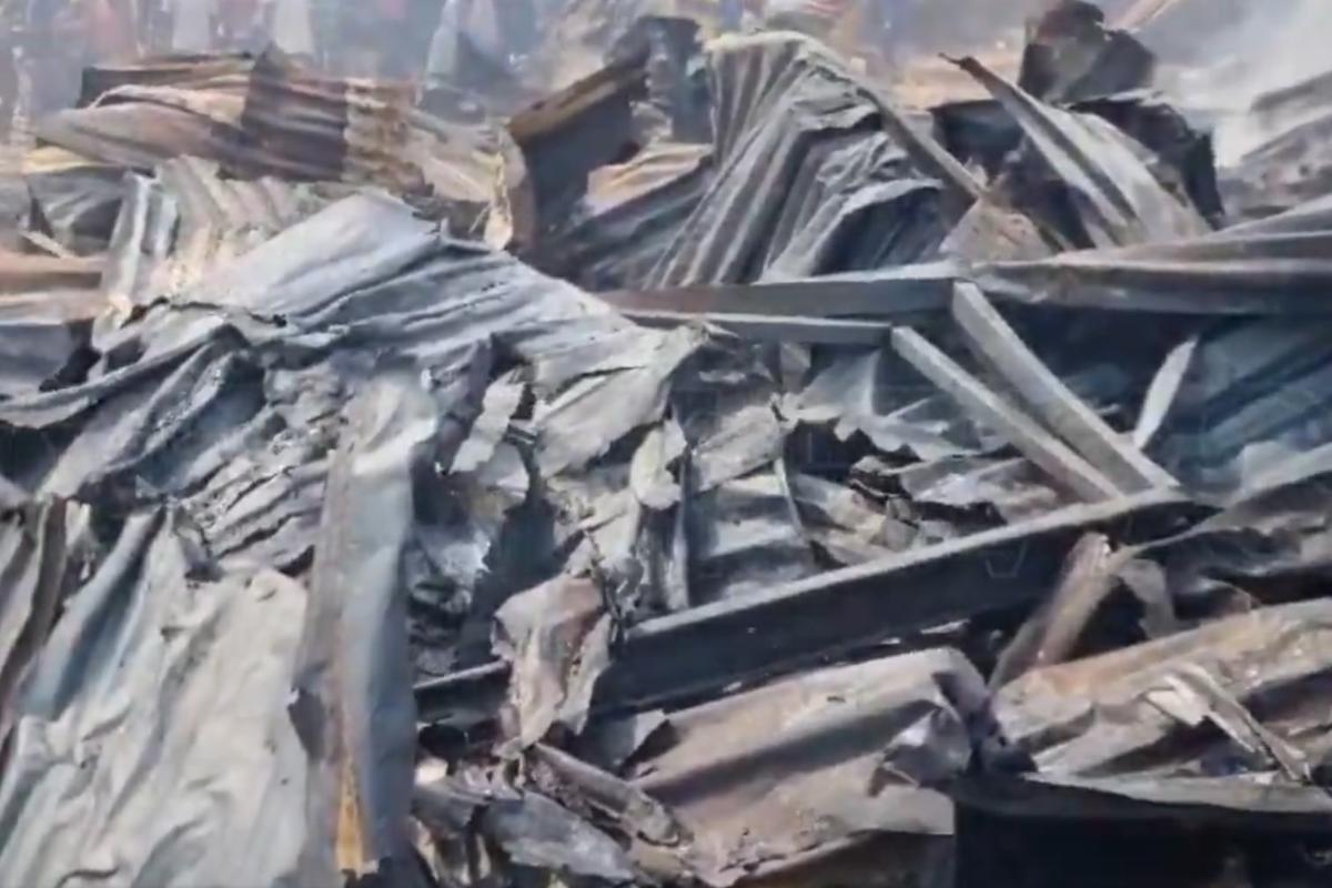 Nigeria: esplode autocisterna, almeno 70 morti Nigeria: esplode autocisterna, almeno 70 morti