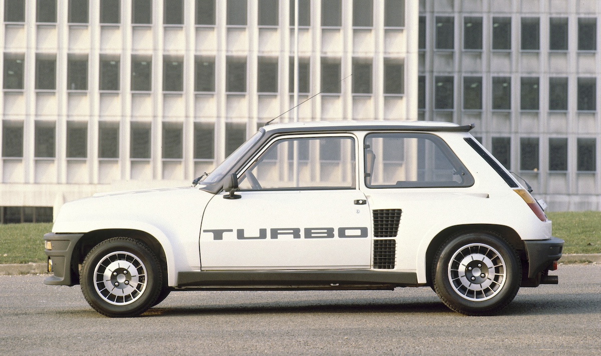 Renault 5 Turbo: l’auto che ha rivoluzionato il mondo delle sportive Renault 5 Turbo: l’auto che ha rivoluzionato il mondo delle sportive