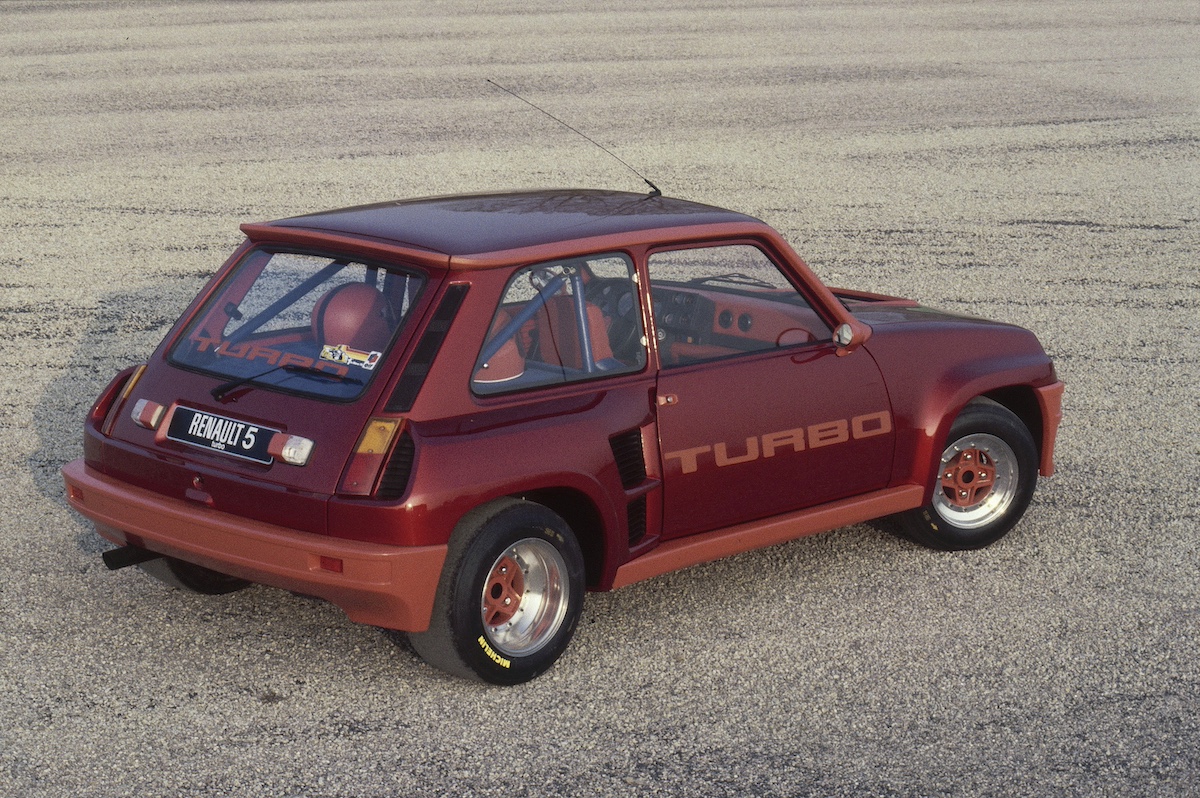 Renault 5 Turbo: l’auto che ha rivoluzionato il mondo delle sportive Renault 5 Turbo: l’auto che ha rivoluzionato il mondo delle sportive