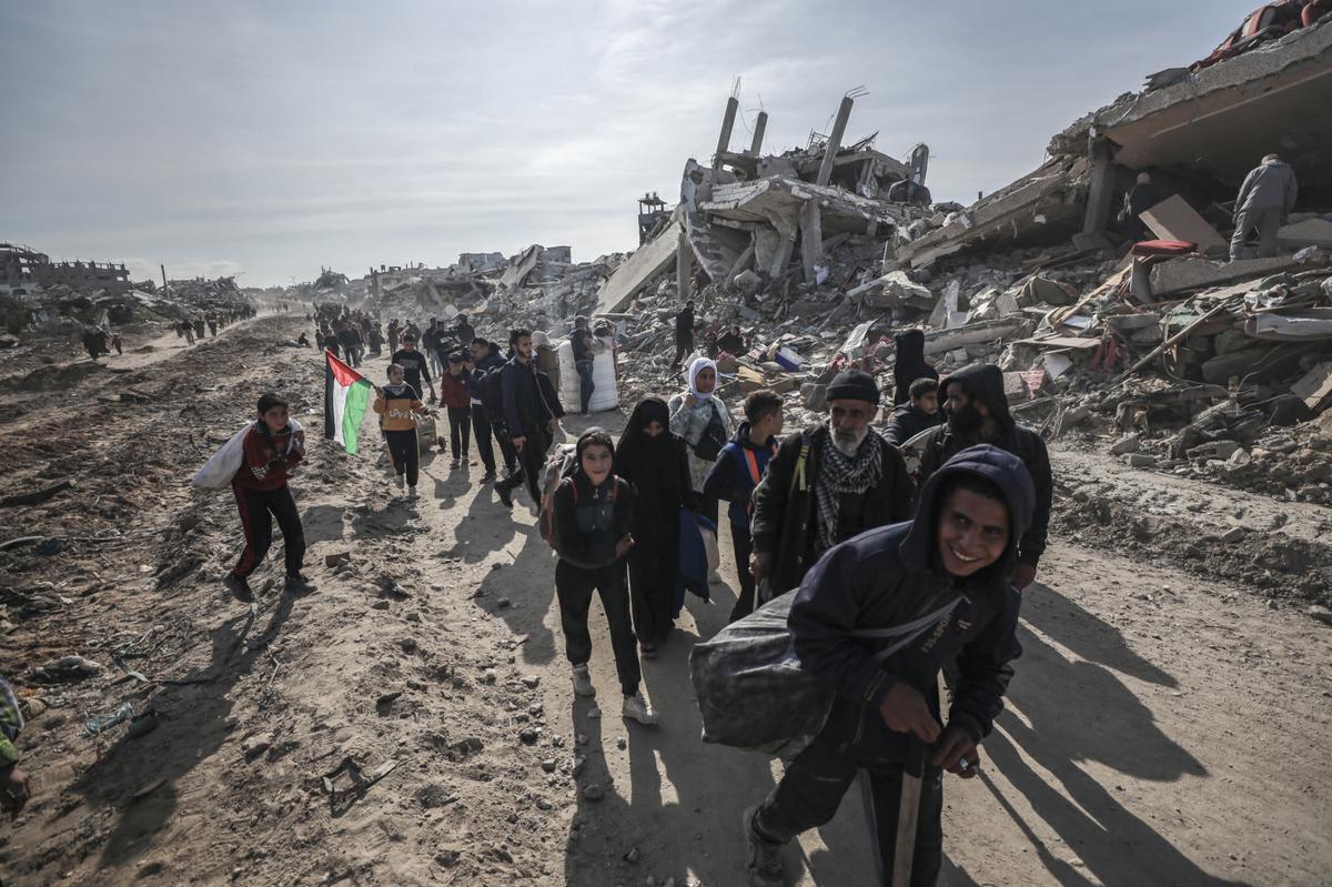 Galleria foto 'Guerra a Gaza, la pace resiste. Le prime parole dell’ex ostaggio Emily: “Sono tornata alla vita e mi sento la persona più felice del mondo”' - foto 1