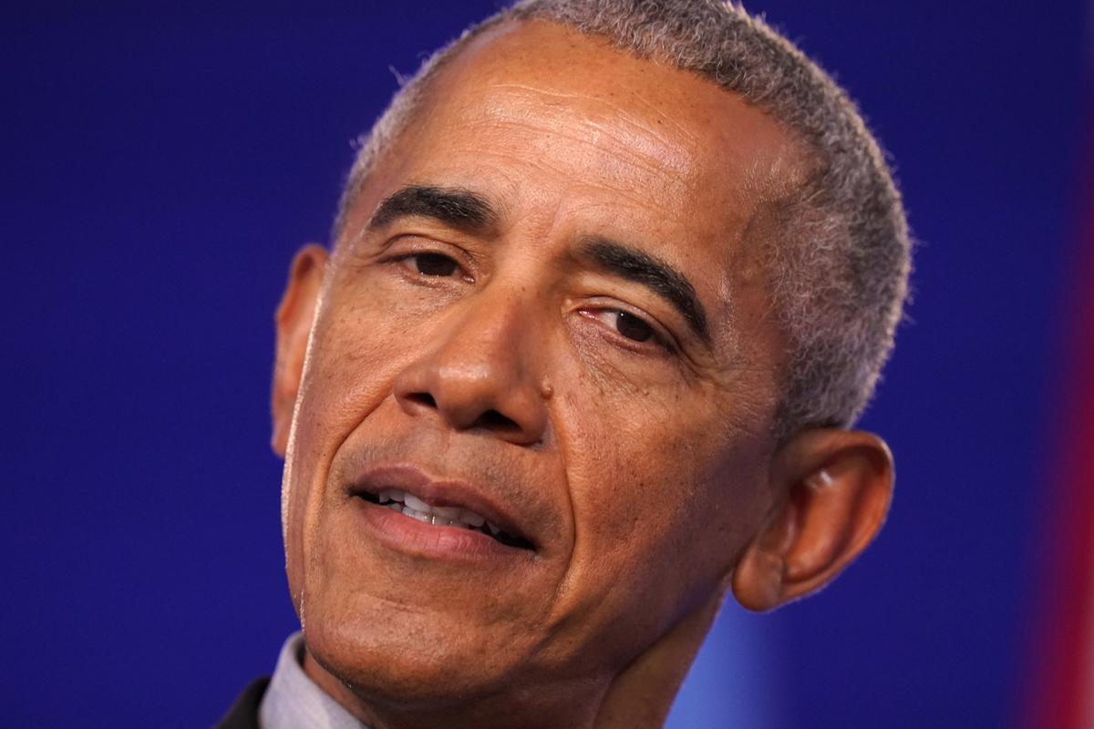 Barack Obama-Jennifer Aniston: il giallo del flirt. Michelle non va da Trump: scoppia il caso