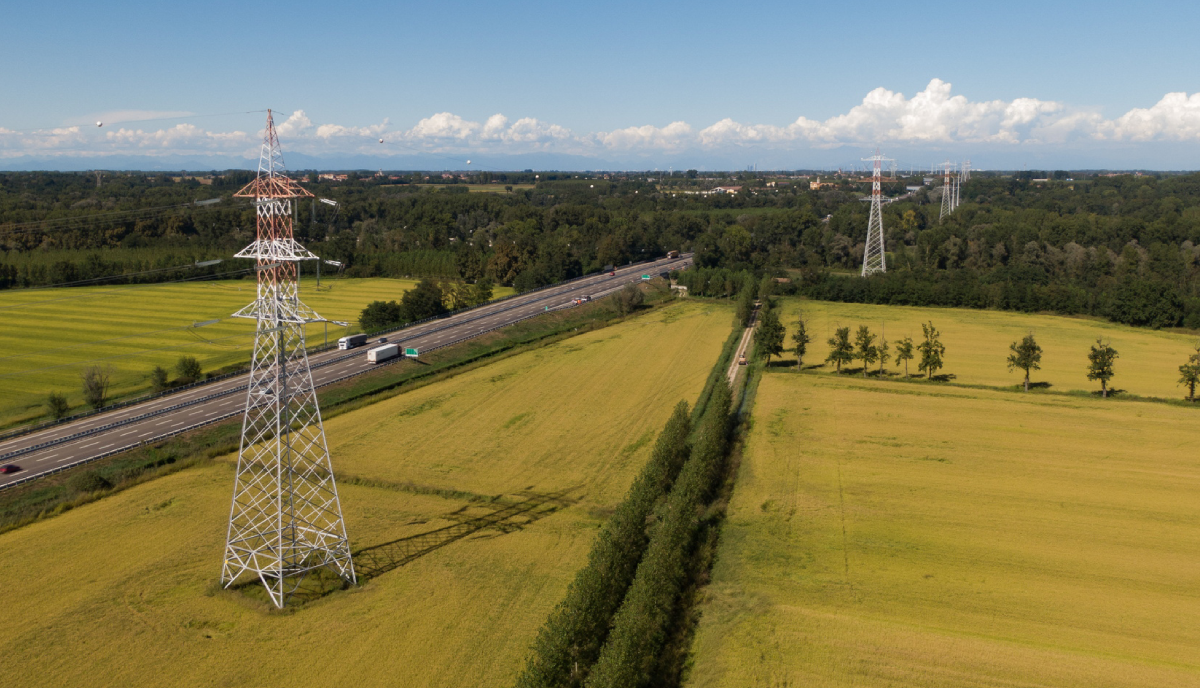 Terna, avviata la consultazione pubblica sul nuovo collegamento elettrico tra Milano e Montalto di Castro Terna, avviata la consultazione pubblica sul nuovo collegamento elettrico tra Milano e Montalto di Castro