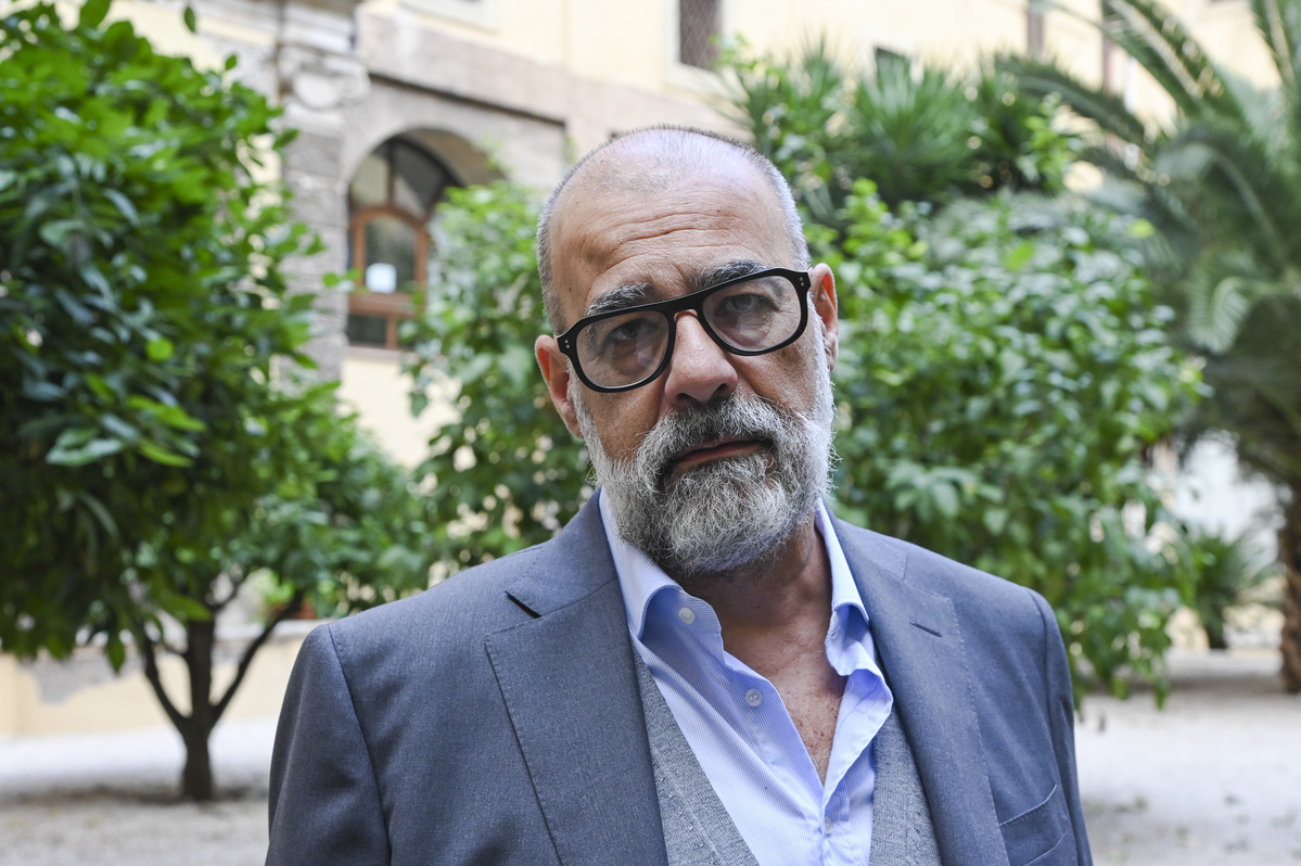Luca Beatrice è morto, addio al critico d’arte e presidente della Quadriennale di Roma Luca Beatrice è morto, addio al critico d’arte e presidente della Quadriennale di Roma