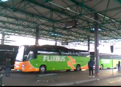 Milano, la stazione dei bus di Lampugnano hub per il traffico illecito di migranti
