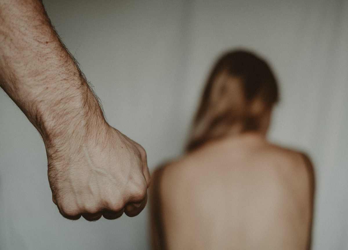 Prato sotto choc, arrestato un volontario: violenza sessuale su due donne (una minorenne) Prato sotto choc, arrestato un volontario: violenza sessuale su due donne (una minorenne)