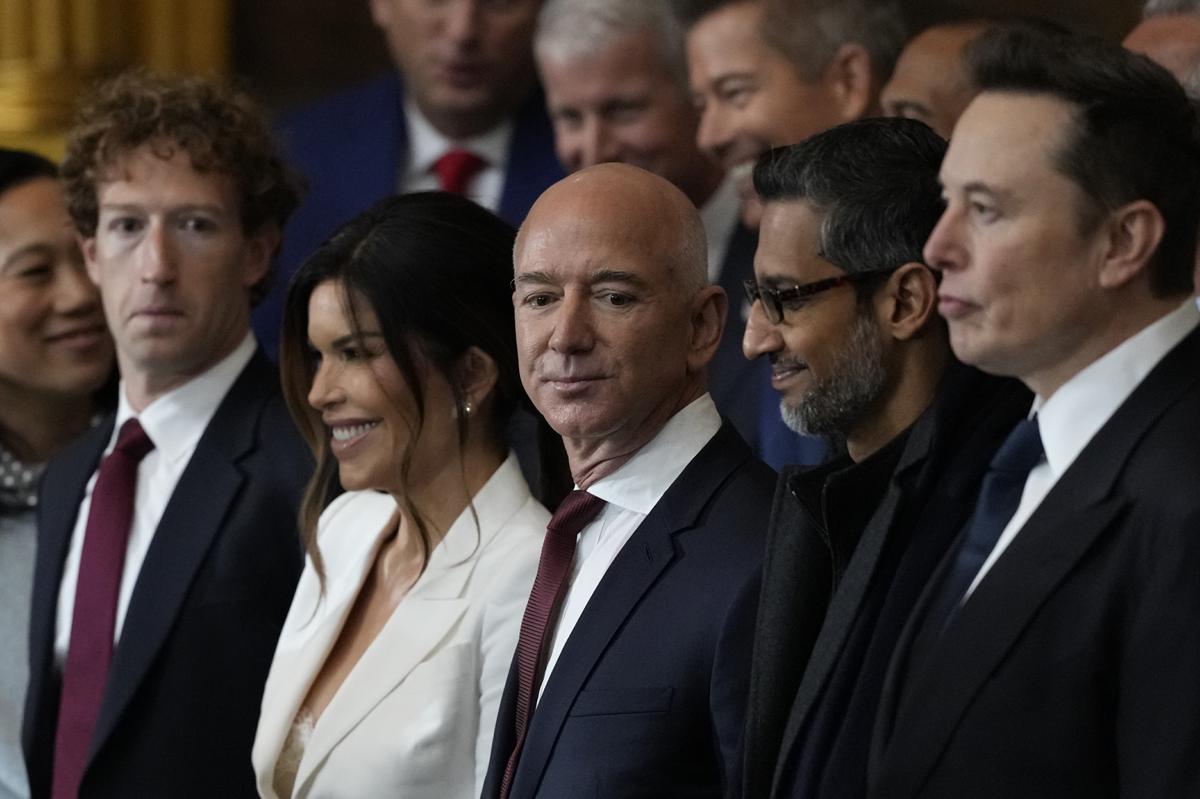 Usa, la guerra dei dazi è già iniziata: Trump annulla la “Minimum tax”. Esultano le big tech Usa, la guerra dei dazi è già iniziata: Trump annulla la “Minimum tax”. Esultano le big tech