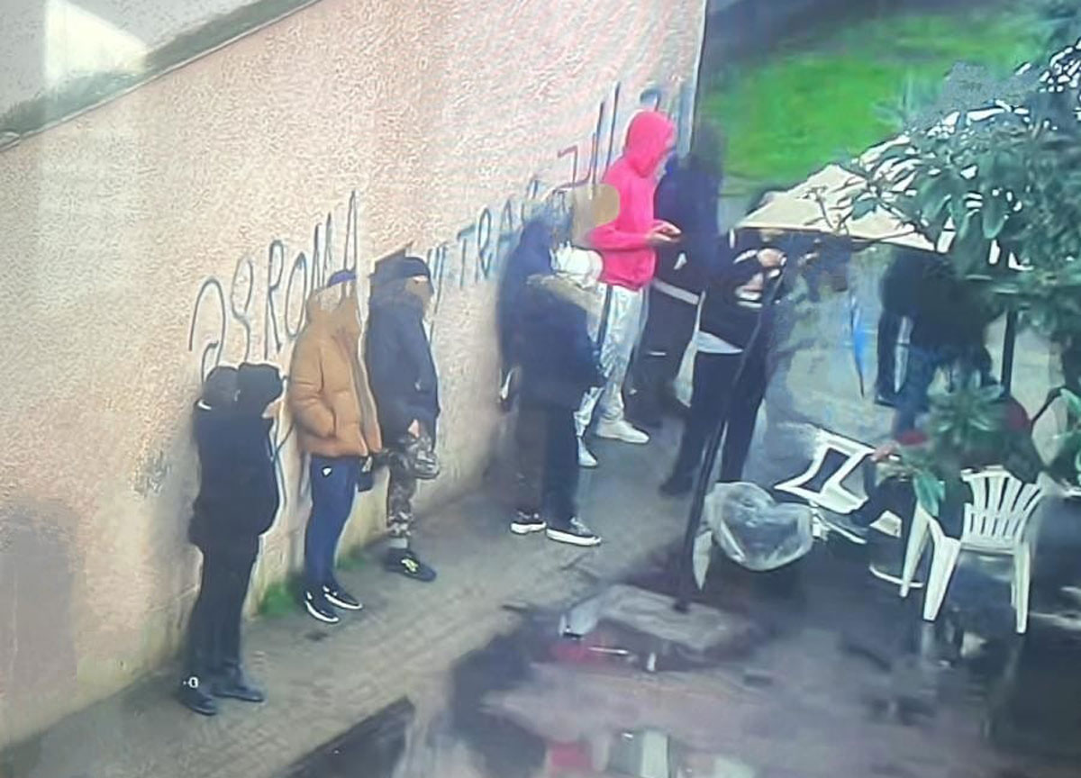 Quarticciolo, la guerra della droga: preso pusher, i clienti si mettono in fila