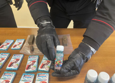 Quarticciolo, la guerra della droga: preso pusher, i clienti si mettono in fila