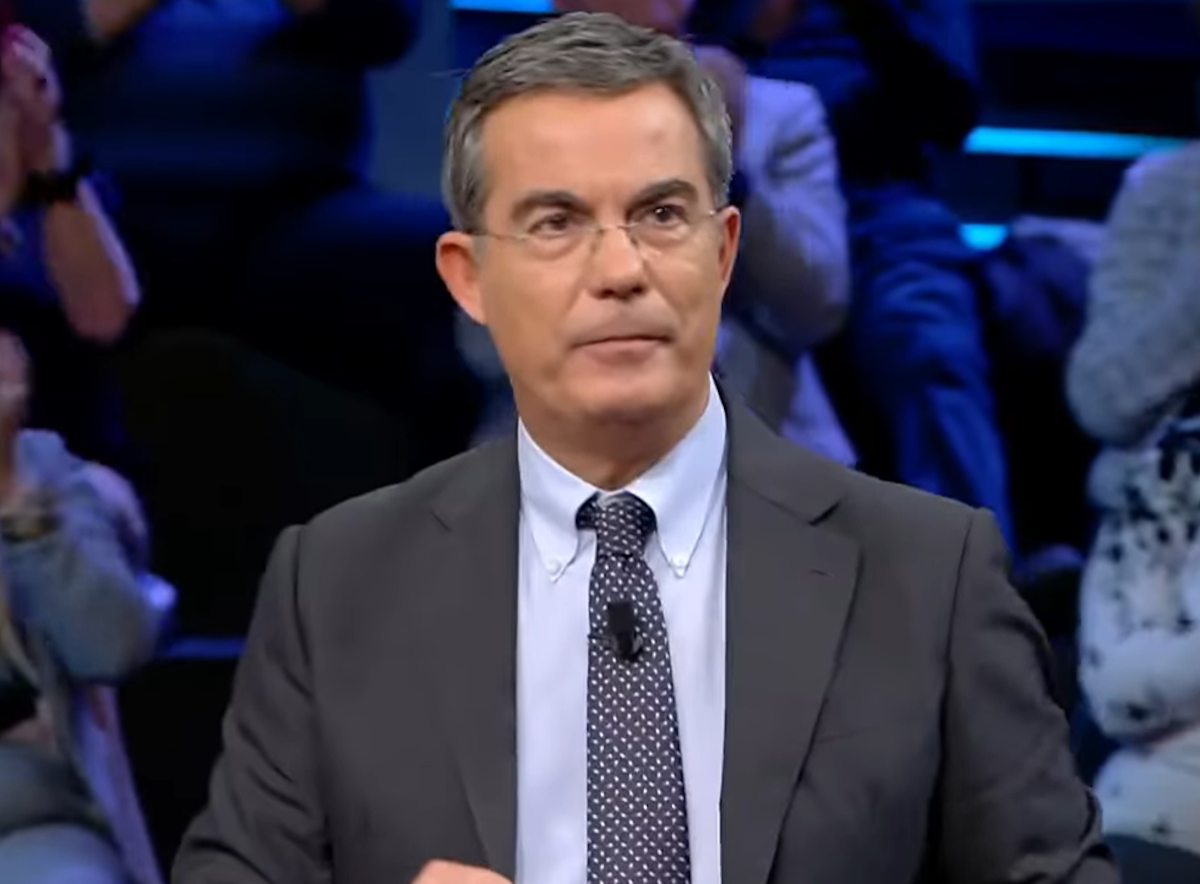 Ascolti tv, Blackout per Zorro: Canale 5 flop. DiMartedì-Floris trionfo (e Berlinguer si arrende) Ascolti tv, Blackout per Zorro: Canale 5 flop. DiMartedì-Floris trionfo (e Berlinguer si arrende)