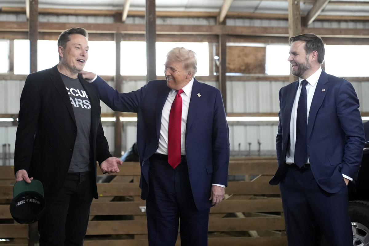 Trump-Musk, primo scontro. Elon smaschera il piano “Stargate” di Ia: “Non hanno soldi” Trump-Musk, primo scontro. Elon smaschera il piano “Stargate” di Ia: “Non hanno soldi”