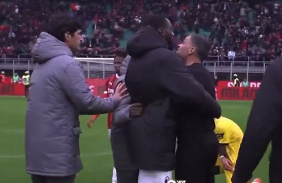 Milan-Parma, caos dopo la partita tra Calabria e Conceicao: lite sfiorata in campo. VIDEO Milan-Parma, caos dopo la partita tra Calabria e Conceicao: lite sfiorata in campo. VIDEO