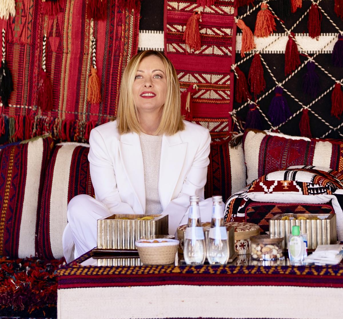 Caso Dossier e Giorgia Meloni. I retroscena tra paure e guerre interne Caso Dossier e Giorgia Meloni. I retroscena tra paure e guerre interne