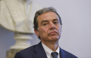 Che cosa c’è dietro le tensioni tra gli 007 e Palazzo Chigi: la sfida dell’intelligence economica