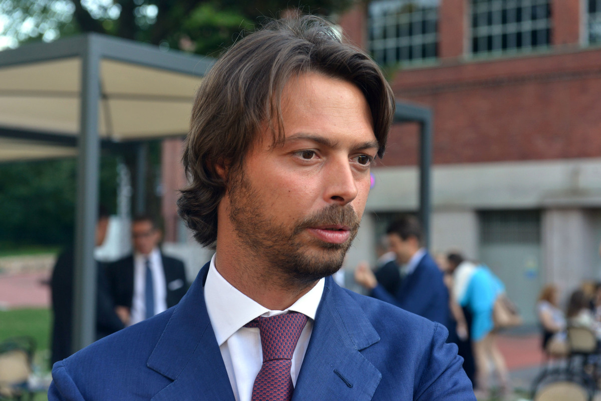 Erede della dinastia Pirelli e tra i manager più pagati d’Italia: chi è Giovanni Tronchetti Provera, il nuovo amore di Chiara Ferragni Erede della dinastia Pirelli e tra i manager più pagati d’Italia: chi è Giovanni Tronchetti Provera, il nuovo amore di Chiara Ferragni
