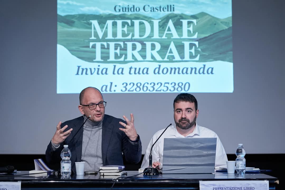 Galleria foto '“Mediae Terrae”: il Commissario Straordinario alla Ricostruzione Sisma 2016 Guido Castelli racconta in un libro l’Appennino centrale' - foto 1