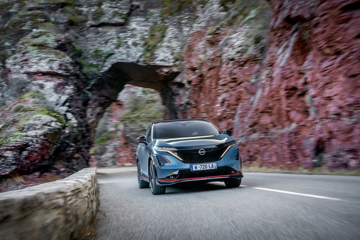 Nissan svela la Ariya NISMO: potenza, stile e sostenibilità al vertice della gamma