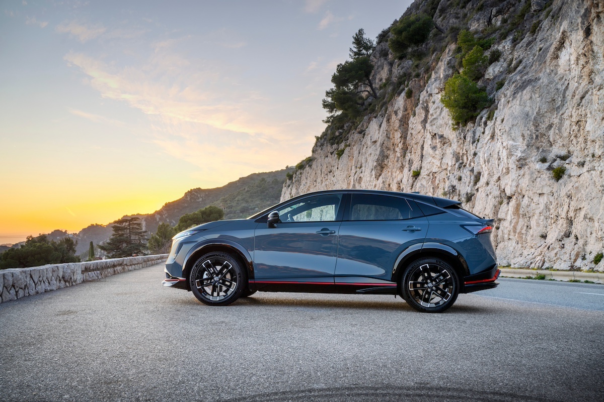 Nissan svela la Ariya NISMO: potenza, stile e sostenibilità al vertice della gamma