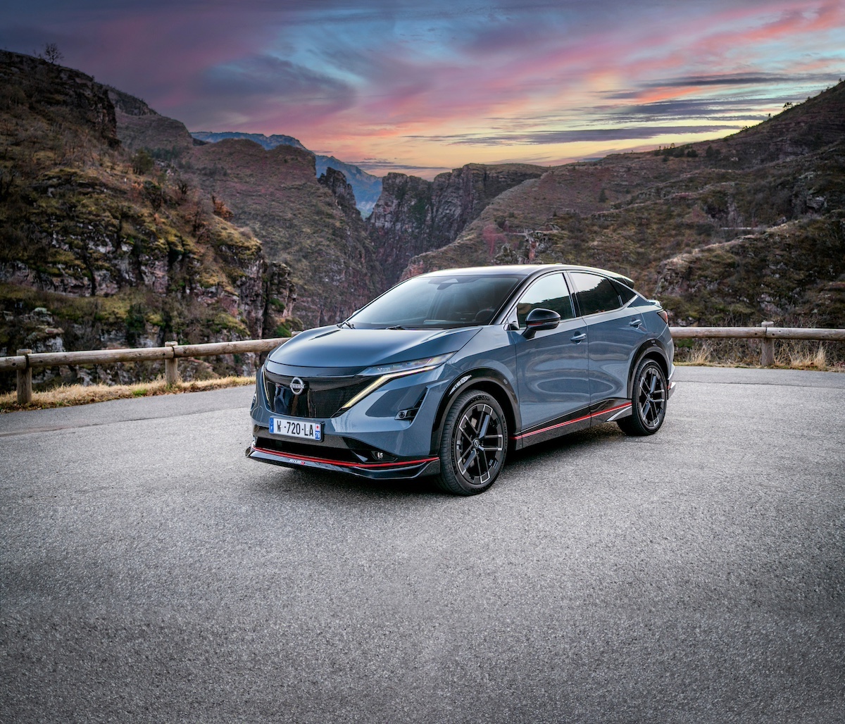 Nissan svela la Ariya NISMO: potenza, stile e sostenibilità al vertice della gamma