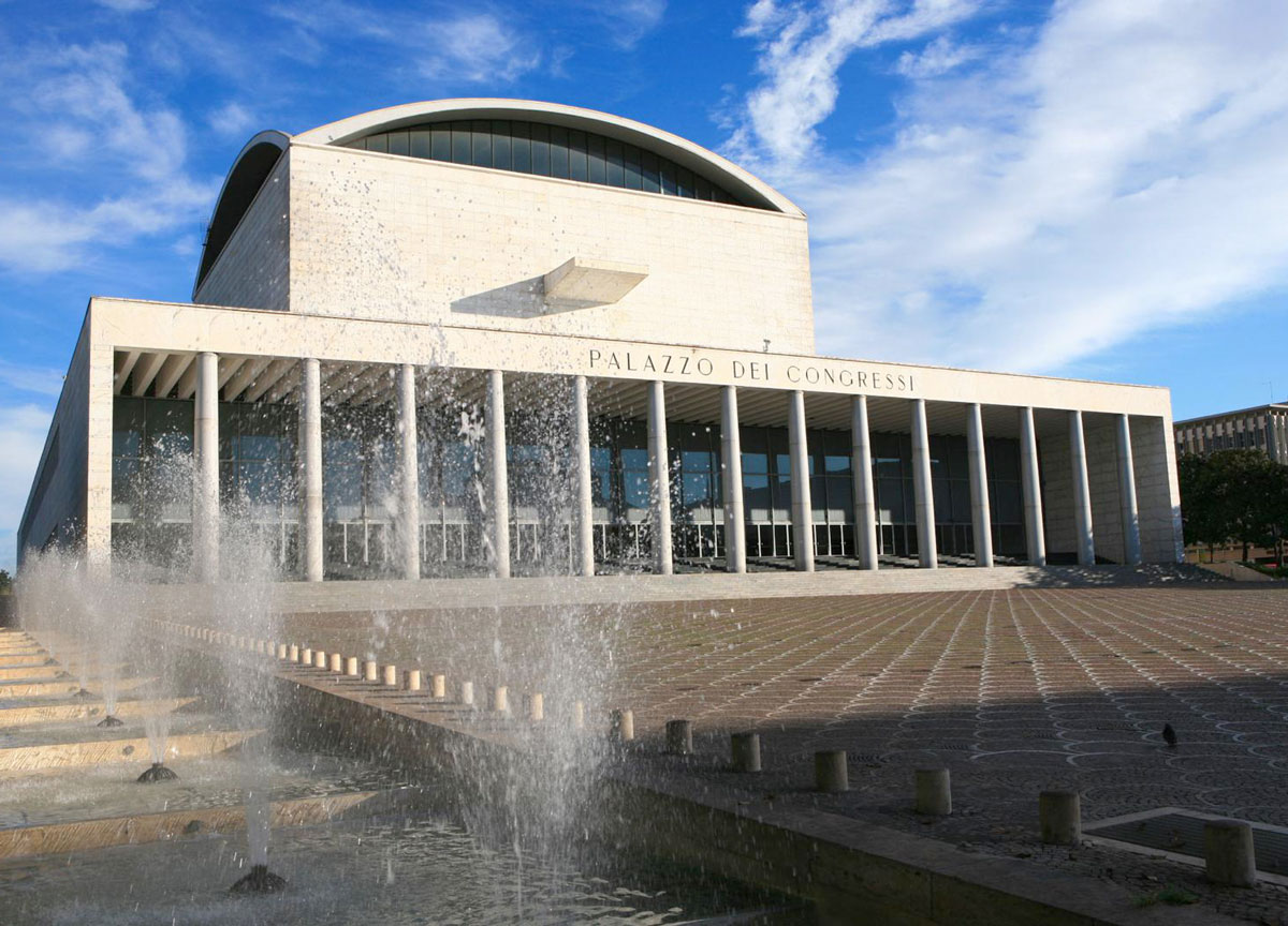 L’Eur è sempre più Democristiano: il Palazzo dei Congressi dedicato a De Gasperi L’Eur è sempre più Democristiano: il Palazzo dei Congressi dedicato a De Gasperi