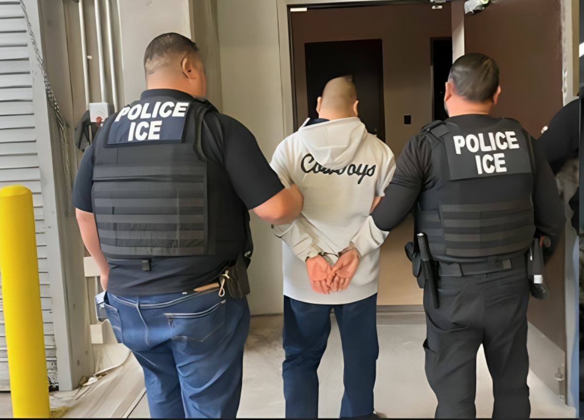 Migranti, la stretta di Trump colpisce New York: via alle retate contro gli irregolari. VIDEO