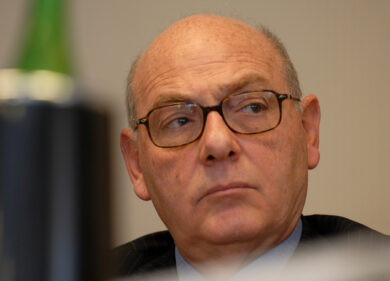 Meloni indagata, l’avvocato Li Gotti: “Ho agito perché il governo diceva bugie”