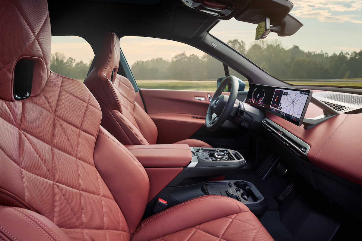 BMW iX 2025: più autonomia, potenza e lusso per il SUV elettrico di Monaco BMW iX 2025: più autonomia, potenza e lusso per il SUV elettrico di Monaco