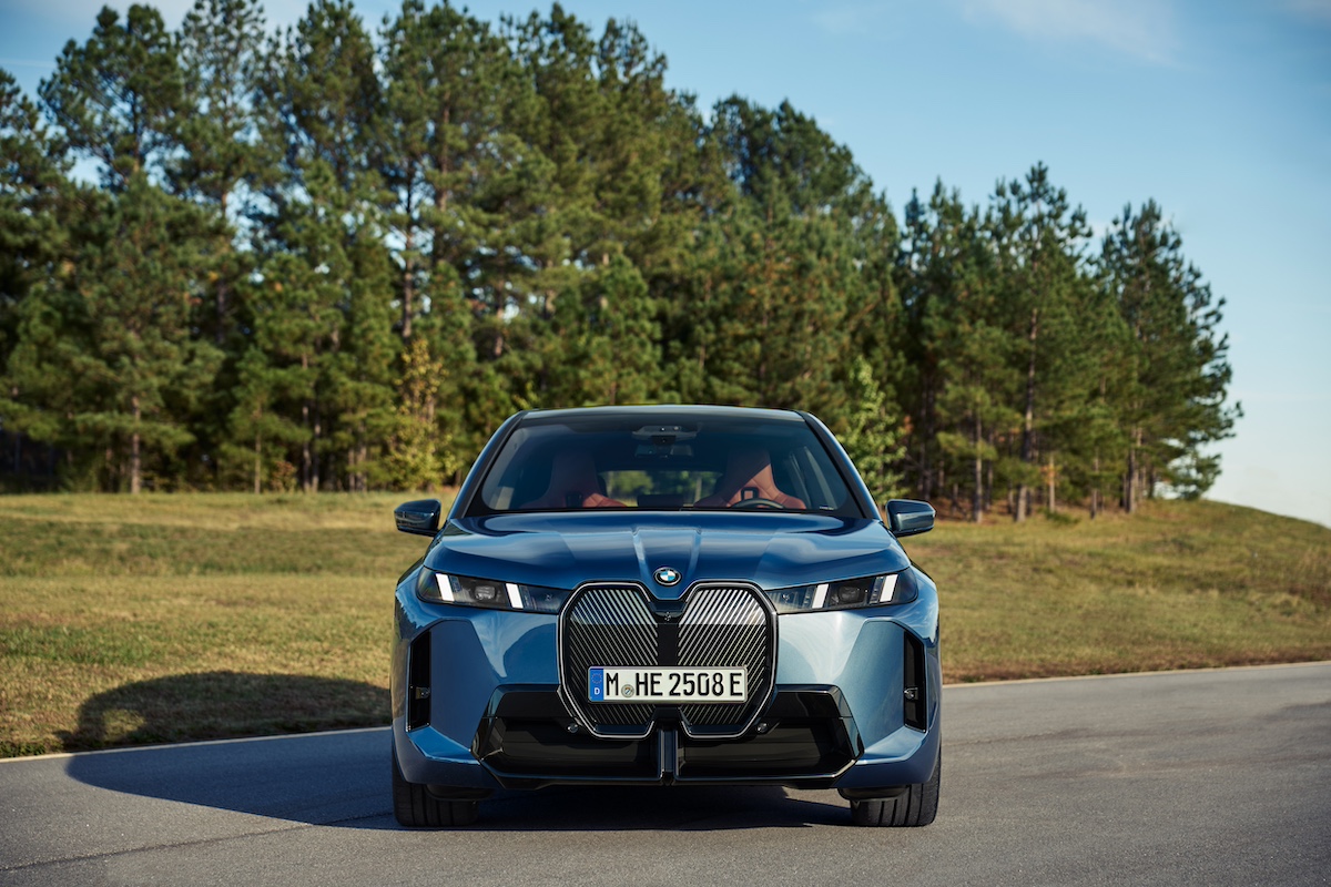 BMW iX 2025: più autonomia, potenza e lusso per il SUV elettrico di Monaco BMW iX 2025: più autonomia, potenza e lusso per il SUV elettrico di Monaco