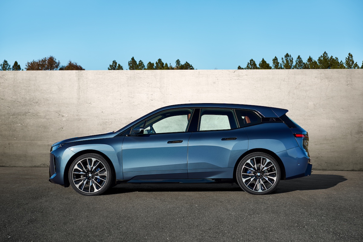 BMW iX 2025: più autonomia, potenza e lusso per il SUV elettrico di Monaco BMW iX 2025: più autonomia, potenza e lusso per il SUV elettrico di Monaco