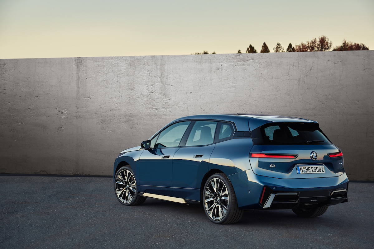 BMW iX 2025: più autonomia, potenza e lusso per il SUV elettrico di Monaco BMW iX 2025: più autonomia, potenza e lusso per il SUV elettrico di Monaco