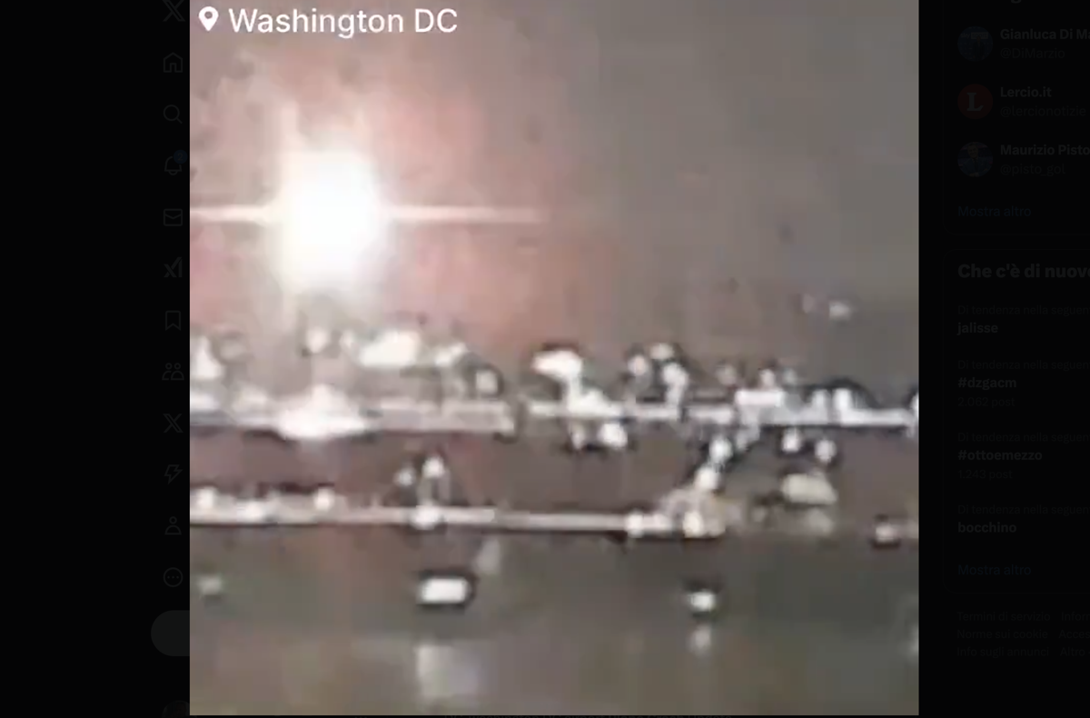 Incidente a Washington. Il video dello scontro tra il jet e l’aereo American Airlines Incidente a Washington. Il video dello scontro tra il jet e l’aereo American Airlines