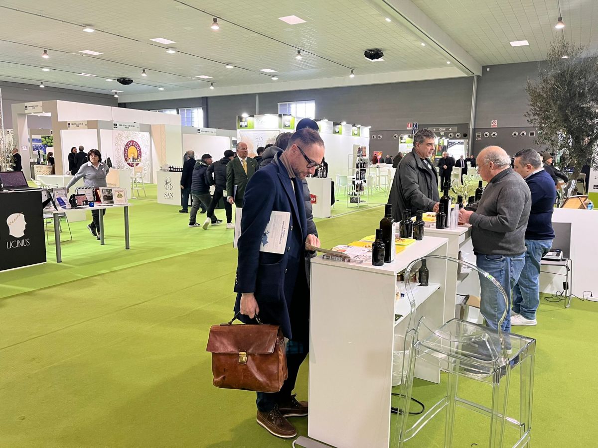 Evolio Expo, taglio del nastro col sottosegretario all’Agricoltura Patrizio La Pietra