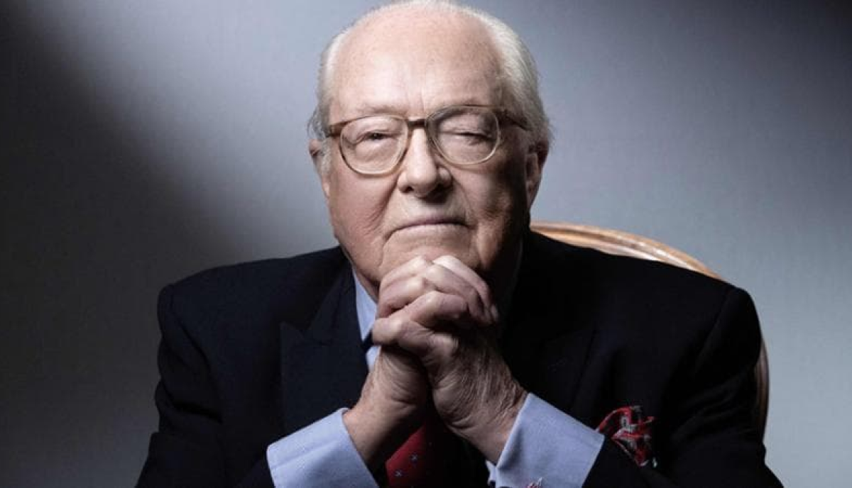 Francia, vandalizzata la tomba di Jean Marie Le Pen Francia, vandalizzata la tomba di Jean Marie Le Pen