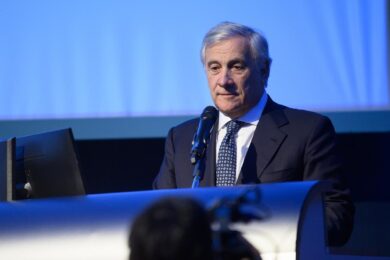 Bce, Tajani in pressing su Lagarde: “Servono altri tagli dei tassi di interesse”