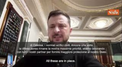 Zelensky: “Attacco missilistico russo nel centro storico di Odessa” | VIDEO