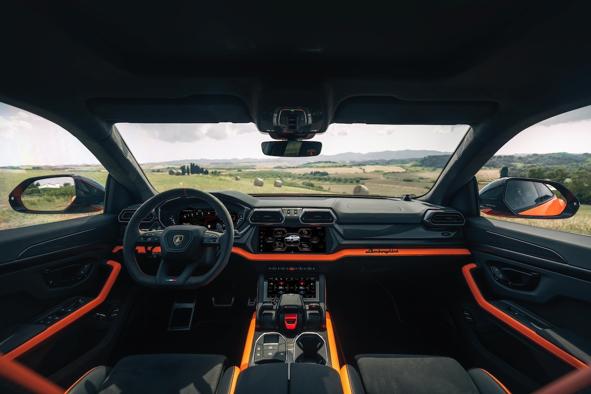 Lamborghini, la nuova gamma ibrida premiata in tutto il mondo Lamborghini, la nuova gamma ibrida premiata in tutto il mondo