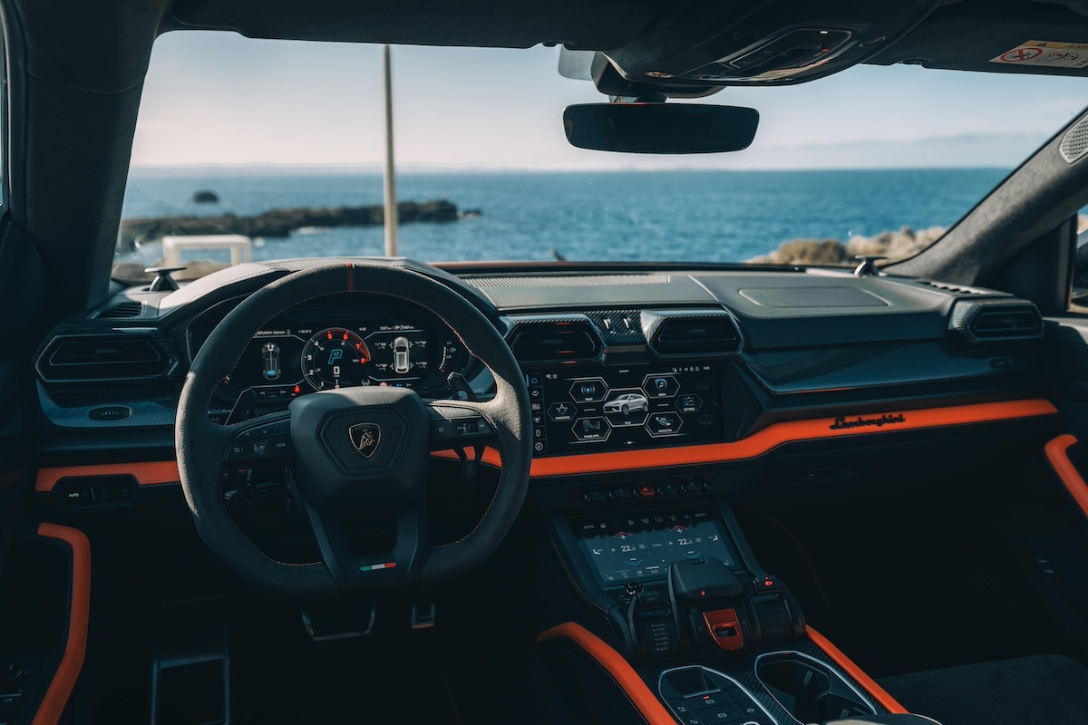 Lamborghini, la nuova gamma ibrida premiata in tutto il mondo Lamborghini, la nuova gamma ibrida premiata in tutto il mondo