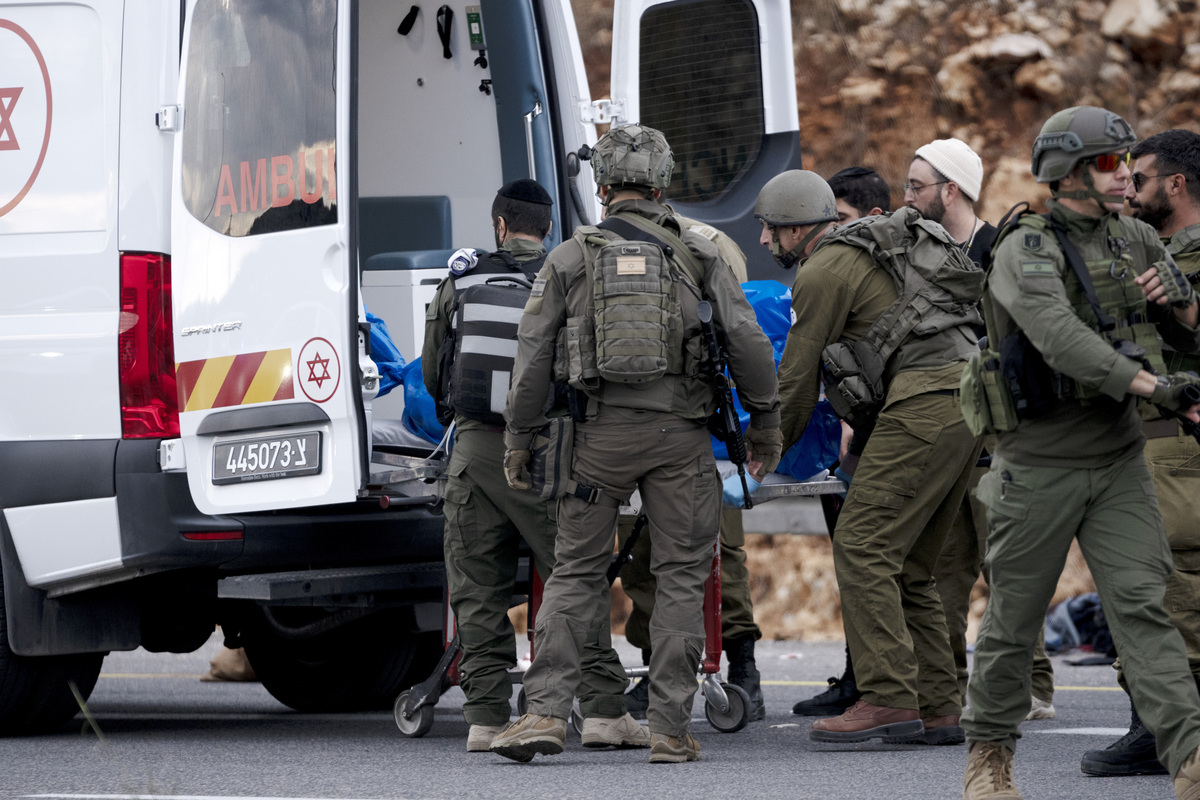 Cisgiordania massacrata dalle bombe di Israele, ma Netanyahu si immola in ambigui messaggi di speranza Cisgiordania massacrata dalle bombe di Israele, ma Netanyahu si immola in ambigui messaggi di speranza